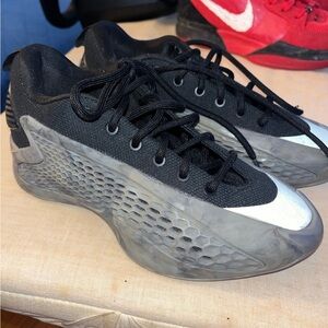 Big boy Anthony Edward’s Sneakers sz 4